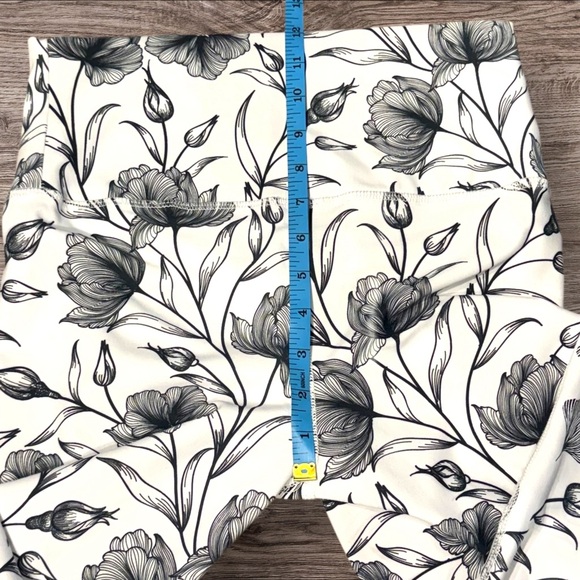 Evolution & Creation White Black Floral Print Leggings size M - Picture 5 of 8